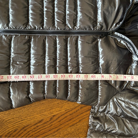 Calvin Klein Silver Puffer insulated jacket Size Large - Picture 4 of 8